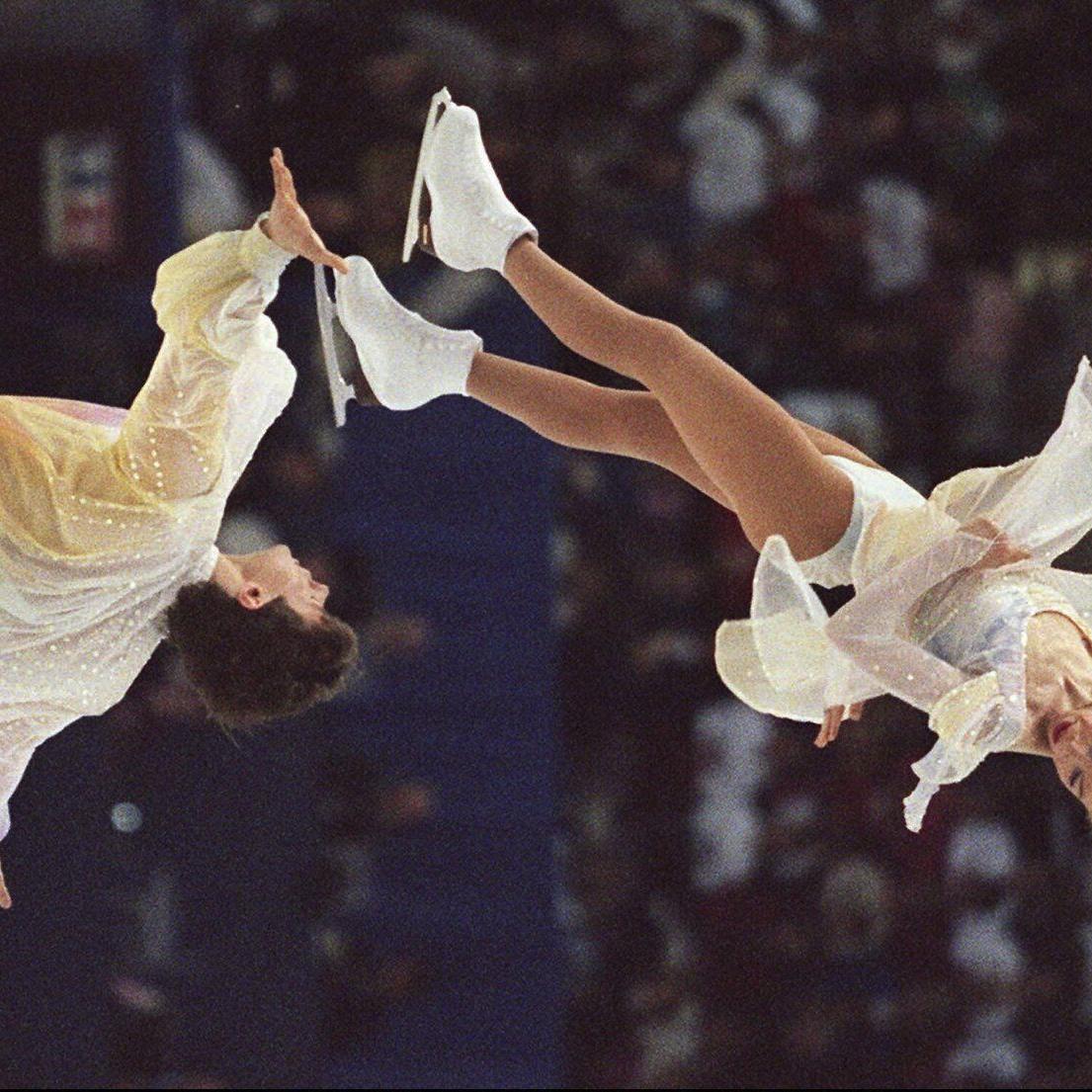 Teen figure skaters and their coaches, group of hunters and students among victims of air crash